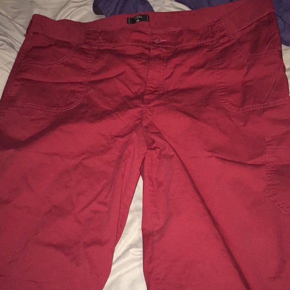 Lee Pants - Red capris
